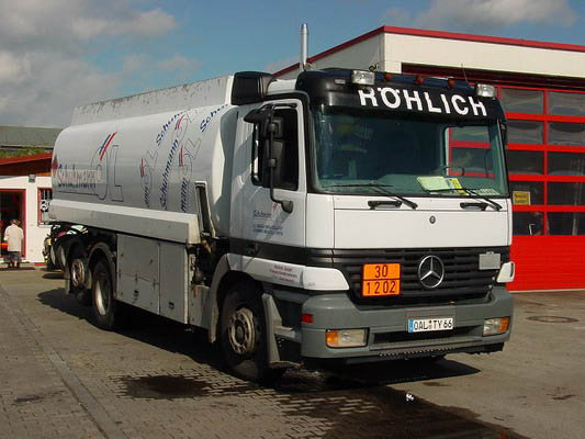 1202-gasoleo-062-mb-actros-tanker-roehlich-roehlich-0104-1