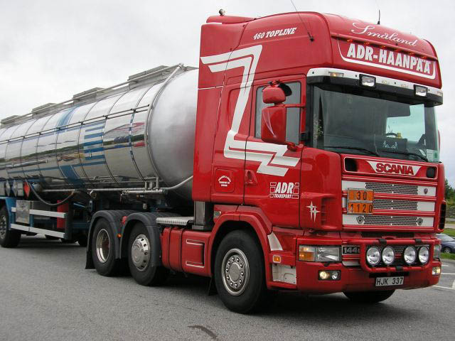 1120-07-butanoles-Scania-144-L-460-ADR-SUB-Wihlborg-020805-01