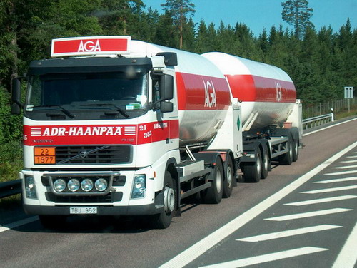 1977-17-nitrogeno-liquido-refrigerado-volvo-fh12-adr-haanpaa-aga-a151